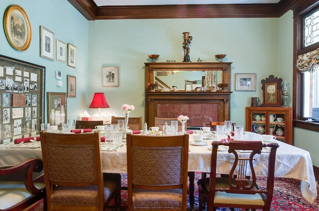 Calgary Westways Guest House 3*,