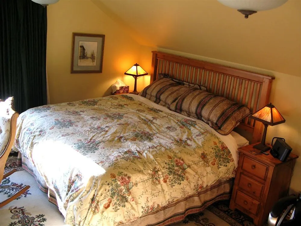 Calgary Westways Guest House