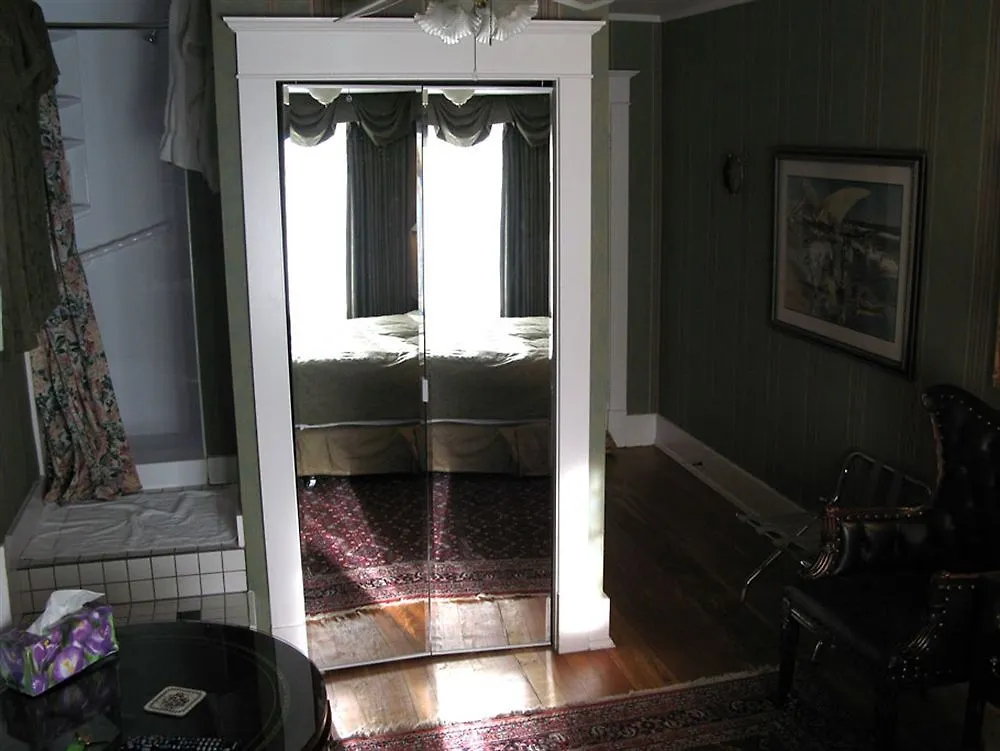 Calgary Westways Guest House