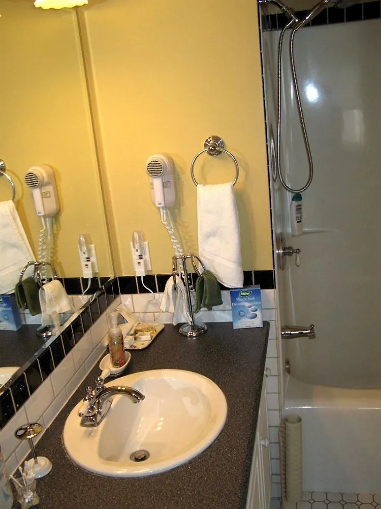 Calgary Westways Guest House